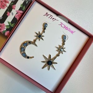 Betsey Johnson, NIB, celestial moon star earrings